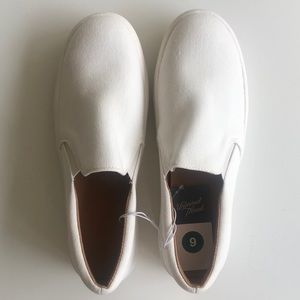 White 9 Alvina women sneaker/slip-ons BRAND NEW